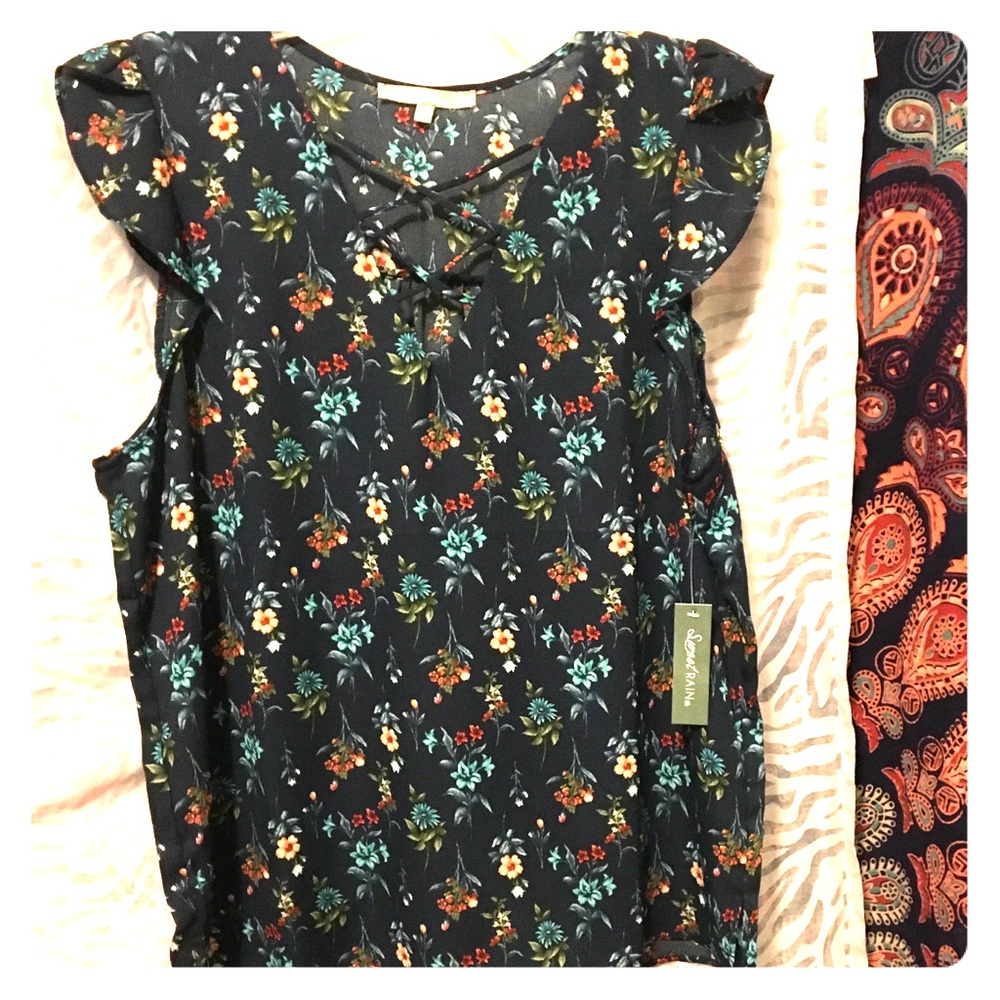 Juniors XL blouse. NWT